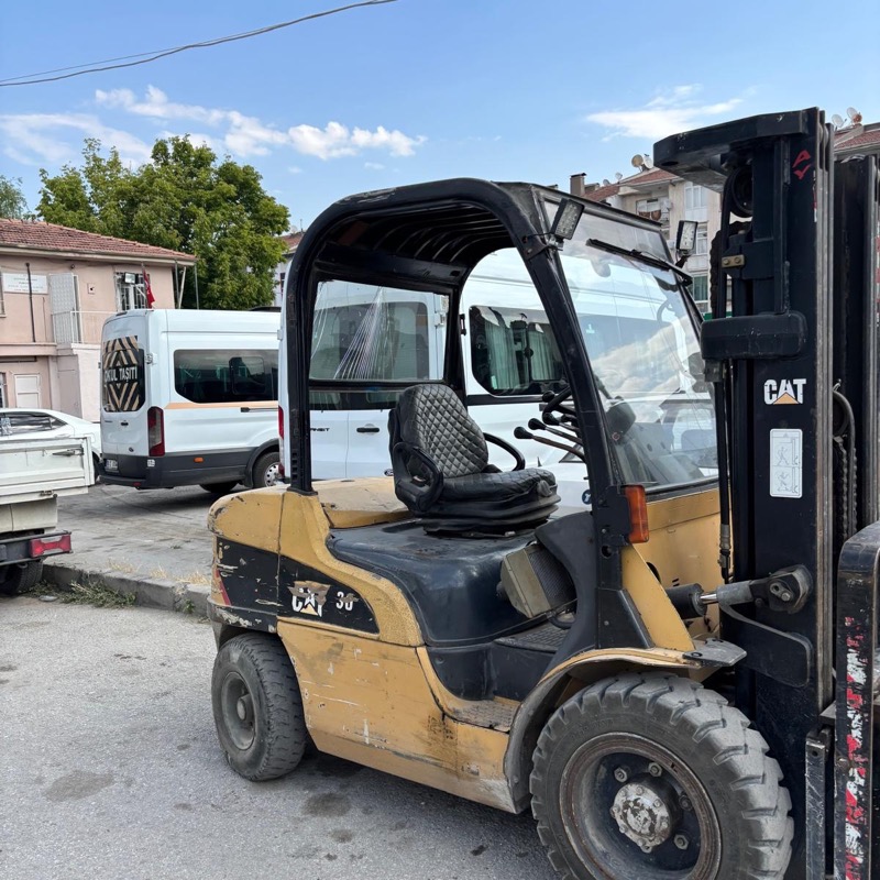 3.0 Tonluk Caterpillar CAT Ağır Hizmet Forklifti
